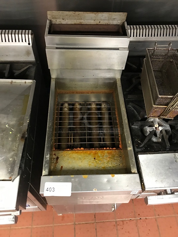 Dean 40lbs Natural Gas Deep Fryer w/ Built In Oil Filtration System, Two Baskets, Tested & Working! - Image 2 of 5