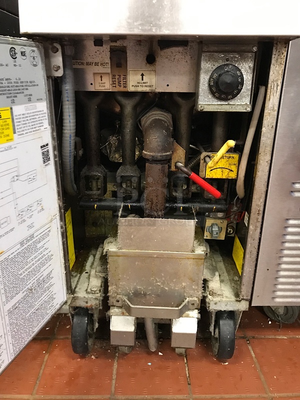 Dean 40lbs Natural Gas Deep Fryer w/ Built In Oil Filtration System, Two Baskets, Tested & Working! - Image 3 of 5