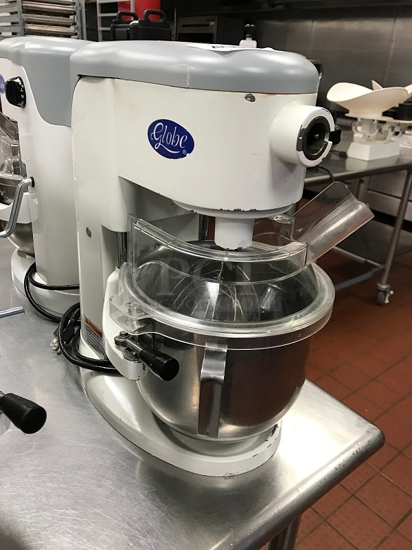 Globe SP5 Aluminum Gear Driven 5 Qt Commercial Countertop Mixer, Includes Attachments, 220v 1ph, Tested & Working! (See Video) - Image 2 of 3