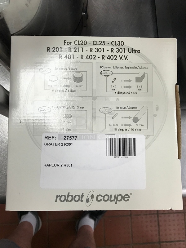 Robot Coupe R301 Ultra Series D 3 1/2 Qt Food Processor w/ Extra Bowl & Three NEW Blades in Box, 115v 1ph, Tested & Working! (See Video) - Image 5 of 7