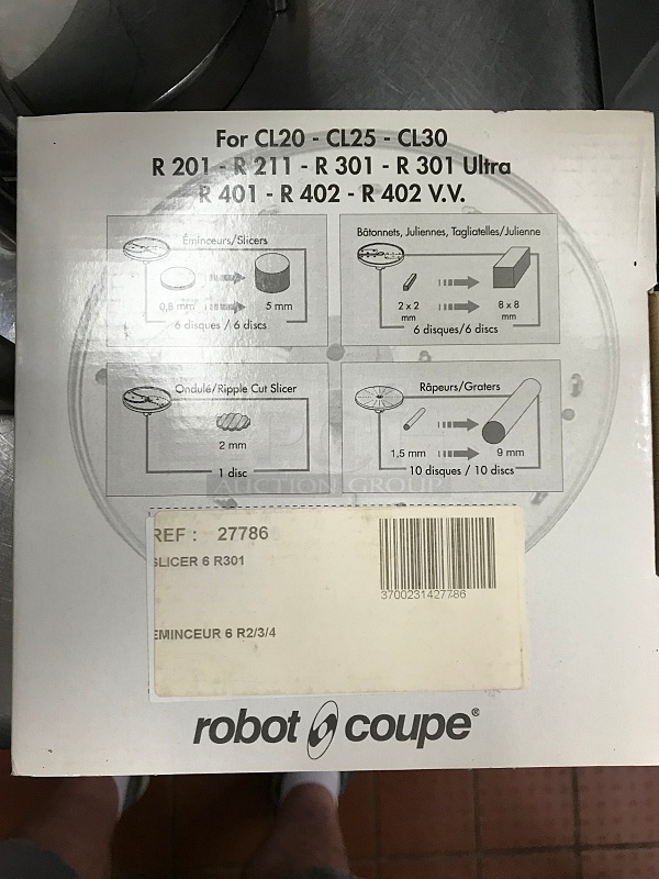 Robot Coupe R301 Ultra Series D 3 1/2 Qt Food Processor w/ Extra Bowl & Three NEW Blades in Box, 115v 1ph, Tested & Working! (See Video) - Image 6 of 7