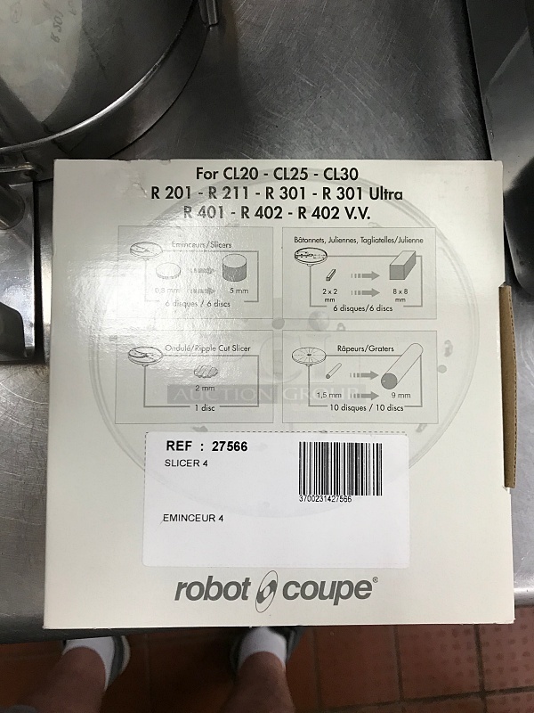Robot Coupe R301 Ultra Series D 3 1/2 Qt Food Processor w/ Extra Bowl & Three NEW Blades in Box, 115v 1ph, Tested & Working! (See Video) - Image 7 of 7