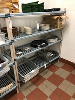 Metro Max Q Rack w/ Four Shelves. Very clean!