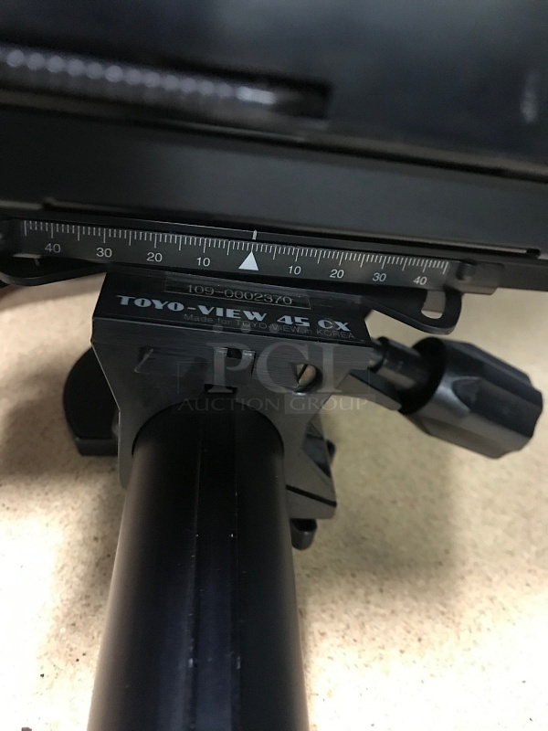 Toyo-View 45 CX 4 x 5 Pro Large Format Field Camera Kit Includes Focus Loup, Shade Cloth, Sekonic L-358 Light Meter & Padded Carry Bag - Image 5 of 11