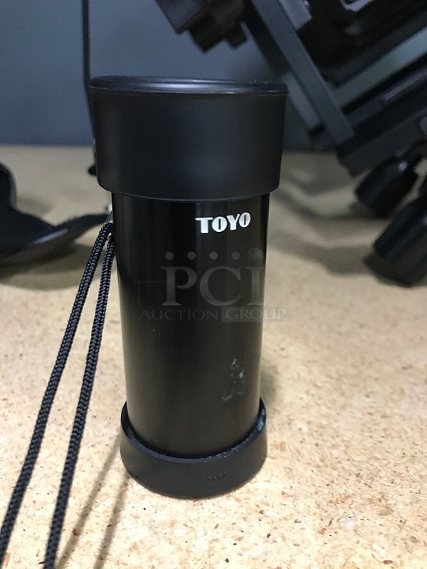 Toyo-View 45 CX 4 x 5 Pro Large Format Field Camera Kit Includes Focus Loup, Shade Cloth, Sekonic L-358 Light Meter & Padded Carry Bag - Image 6 of 11