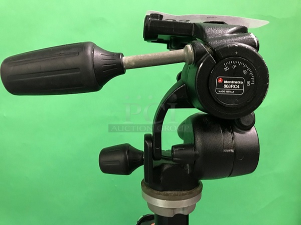 Manfrotto 058B Black Aluminum Studio Pro Triaut Tripod w/ 808RC4 Standard 3 Way Head - Image 3 of 4
