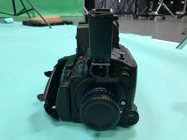 Panasonic AVCCAM 3CMOS Handheld Camcorder, 12x Optical Zoom, 2.7" LCD Monitor, SD Memory Card Slot, Includes Padded Carry Bag & Spare Battery - Image 3 of 8