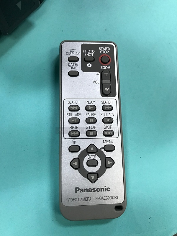 Panasonic AVCCAM 3CMOS Handheld Camcorder, 12x Optical Zoom, 2.7" LCD Monitor, SD Memory Card Slot, Includes Padded Carry Bag & Spare Battery - Image 6 of 8