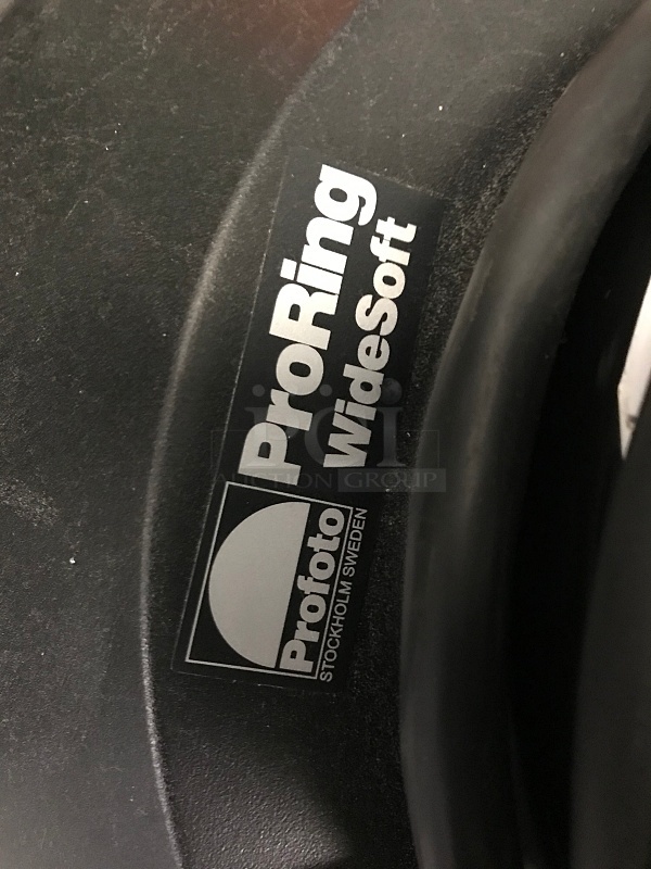 Profoto Acute 2R 2400 Lighting Power Supply w/ Built In Wireless Trigger, Includes Acute D4 Ring Flash, ProRing Wide Soft Flash and Acute D4 Head Flash - Image 7 of 11
