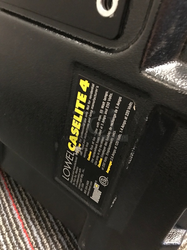 Lowel CaseLite 4 Portable Fluorescent Light in Rugged Travel Case - Image 3 of 3