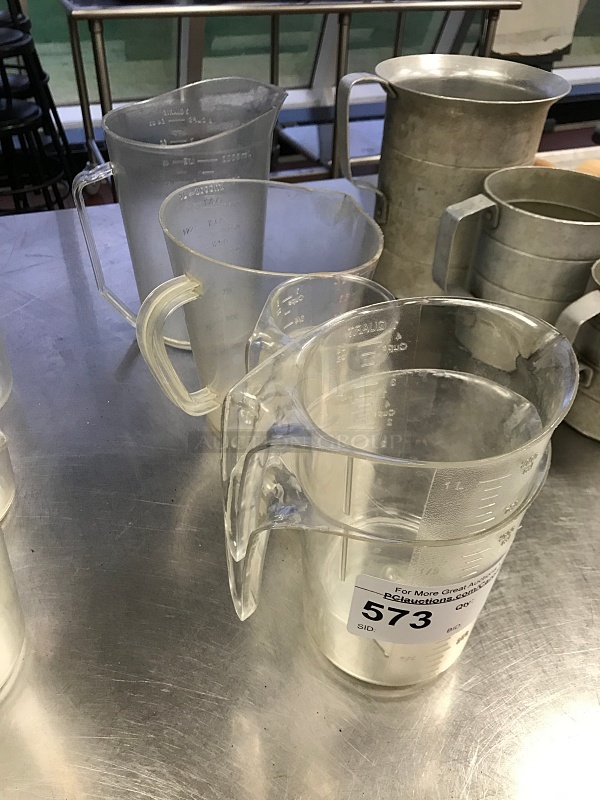 Measuring Cups & Pitchers
