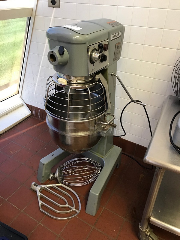Hobart D300 Three Speed Mixer w/ Timer, Safety Cage, Bowl & Attachments, 115v 1ph, tested & Working! (See Video)