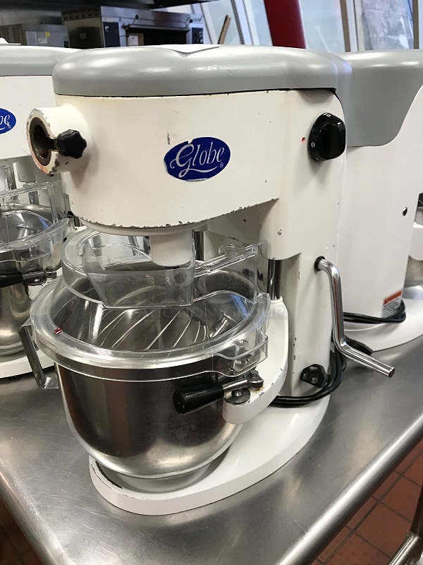 Globe SP5 Aluminum Gear Driven 5 Qt Commercial Countertop Mixer, Includes Attachments, 115v 1ph, Tested & Working! (See Video)