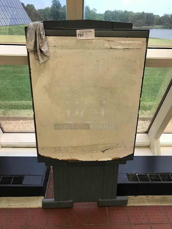 Quartet DuraMax Easel - Image 1 of 3