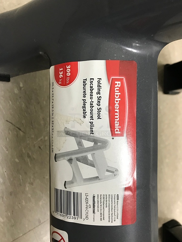 Rubbermaid Folding Step Stool - Image 2 of 2