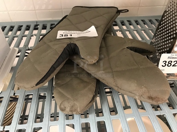 Three Oven Mits - Image 1 of 1