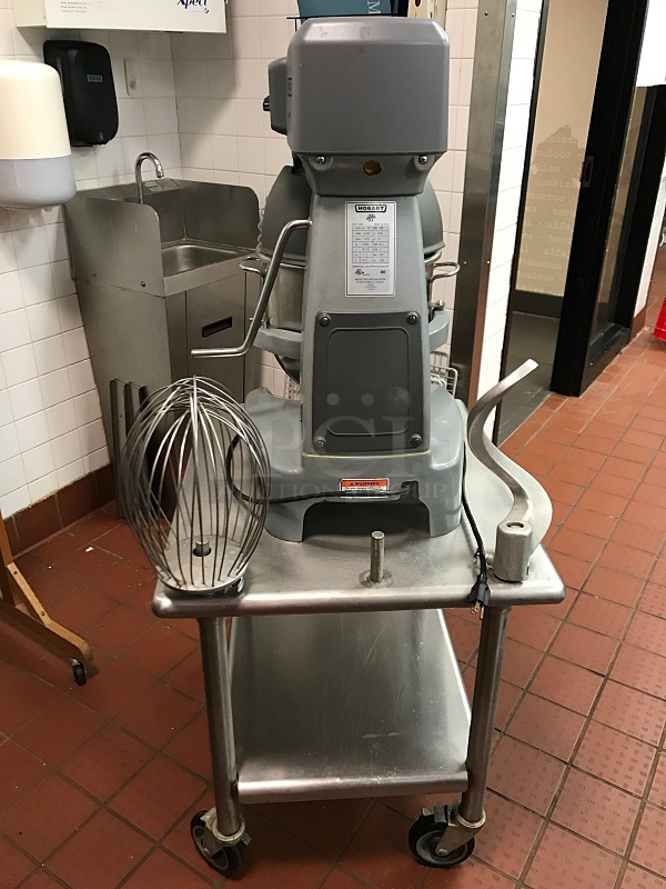 LIKE NEW! Hobart Legacy HL200 20 Qt. Commercial Planetary Stand Mixer w/ Accessories & 15 Minute Timer, Includes Stainless Steel Stand on Casters, 120v 1ph, Tested & Working (See Video)! - Image 3 of 6