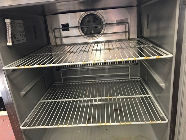 Victory UR-27-SST 27" Value Line Undercounter Cooler w/ 3" Casters, Stainless Steel Worktop, 115v 1ph - Image 2 of 3