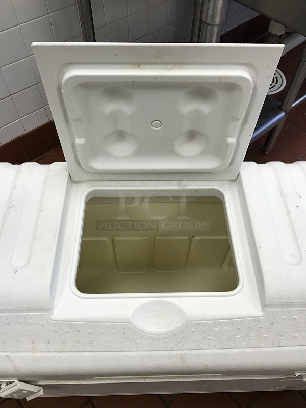 Large Igloo Ice Down Cooler w/ Reach-In Top Door - Image 3 of 4