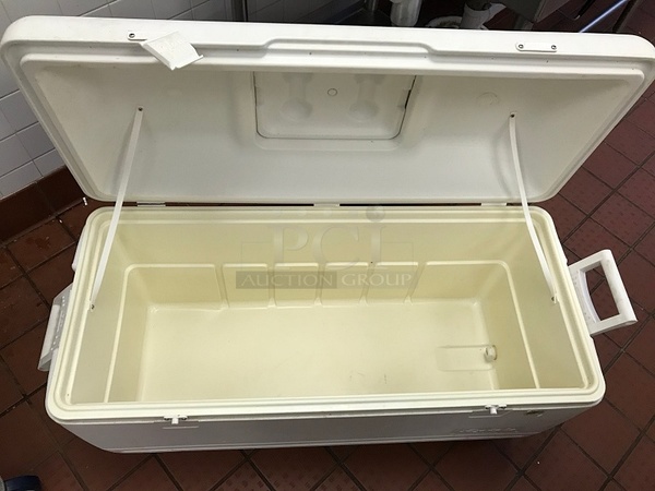 Large Igloo Ice Down Cooler w/ Reach-In Top Door - Image 4 of 4
