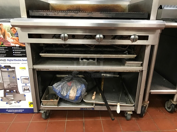 U. S. Range Natural Gas 36" Cuisine Series Range Match Lava Rock Charbroiler w/ Adjustable Grates & Storage Base, 90,000 BTU, Tested & Working! - Image 3 of 4