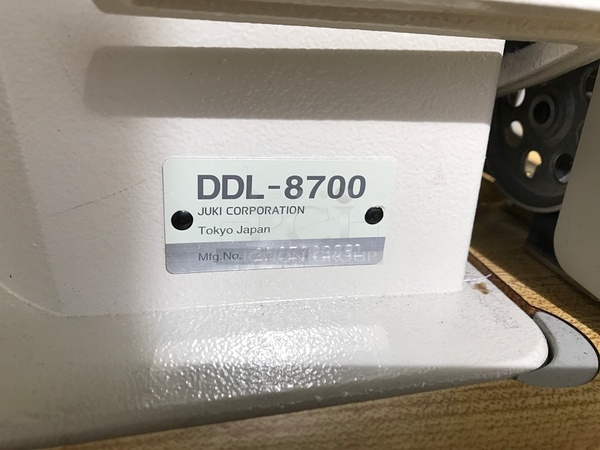 Juki DDL-8700 High-speed Single Needle Straight Lockstitch Industrial Sewing Machine w/ Table & Servo Motor, 115v 1ph, Tested & Working! - Image 4 of 4
