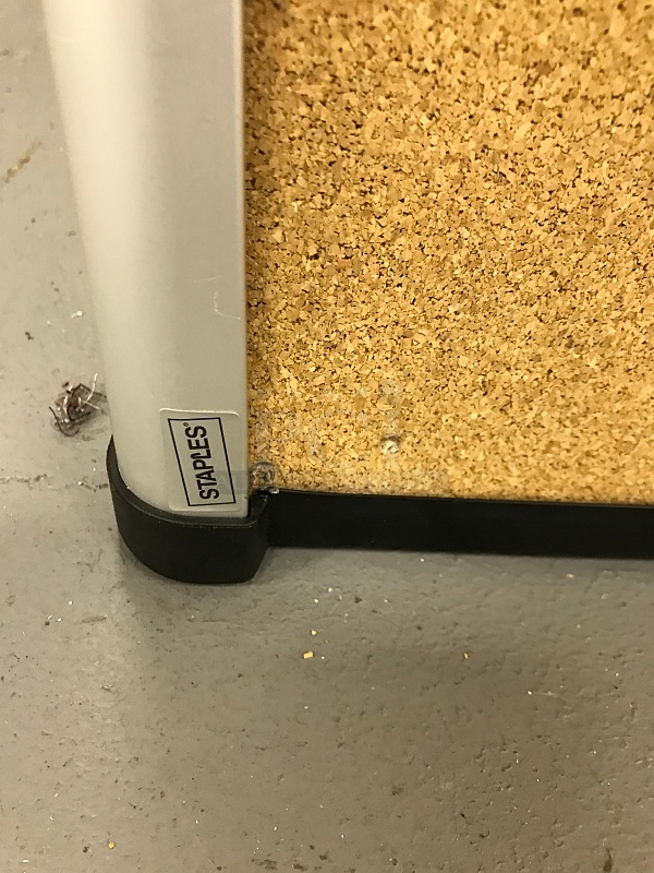 Staples Wall Hung Pin Board - Image 2 of 2