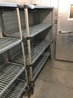 Metro Max Q Storage Shelf on Casters w/ Four Shelves
