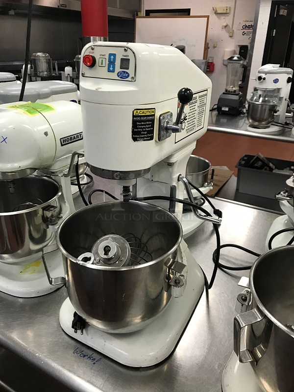 Globe SP8 8 Qt Vertical Countertop Mixer, 3 Speeds & Digital Timer, 120v 1ph, Tested & Working! (See Video)