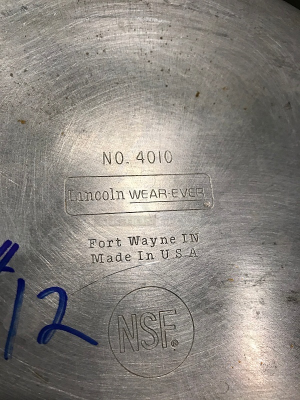 LIKE NEW! Two Lincoln Ware-Ever  Aluminum Fry Pans w/ Insulated Grip - Image 2 of 2