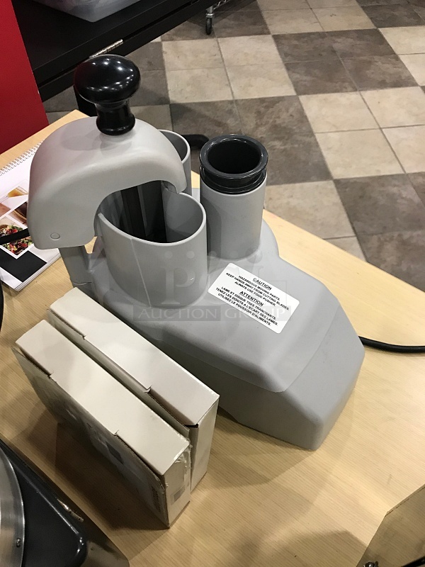 LIKE NEW! Robot Coupe R301 Series D Food Processor w/ Stainless Steel Bowl, Continuous Feed Head & Two New Blades, 120v 1ph, Tested & Working! (See Video) - Image 2 of 2