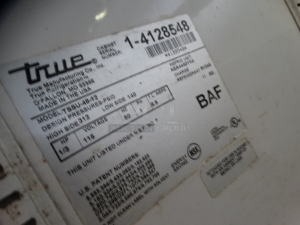 NICE! 2005 True Model TSSU-48-12 Stainless Steel Commercial SAndwich Salad Prep Table on Commercial Casters. 115 Volts, 1 Phase. 48x30x44. Tested and Powers On But Does Not Get Cold - Image 6 of 8