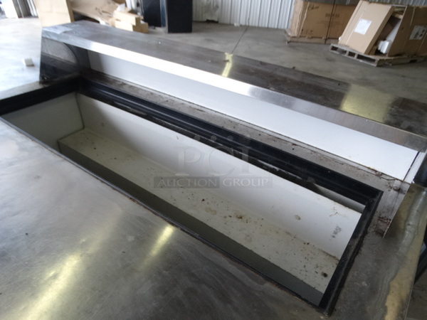 NICE! 2005 True Model TSSU-48-12 Stainless Steel Commercial SAndwich Salad Prep Table on Commercial Casters. 115 Volts, 1 Phase. 48x30x44. Tested and Powers On But Does Not Get Cold - Image 8 of 8