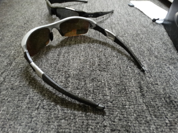 2 Pairs of Oakley Sunglasses. 2 Times Your Bid! - Image 6 of 8