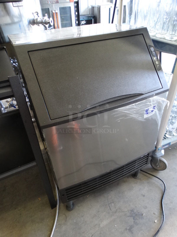 FANTASTIC! 2018 Manitowoc Model UY0190A-161B Stainless Steel Commercial Self Contained Ice Machine. 115 Volts, 1 Phase. 26x28x40
 - Image 3 of 9