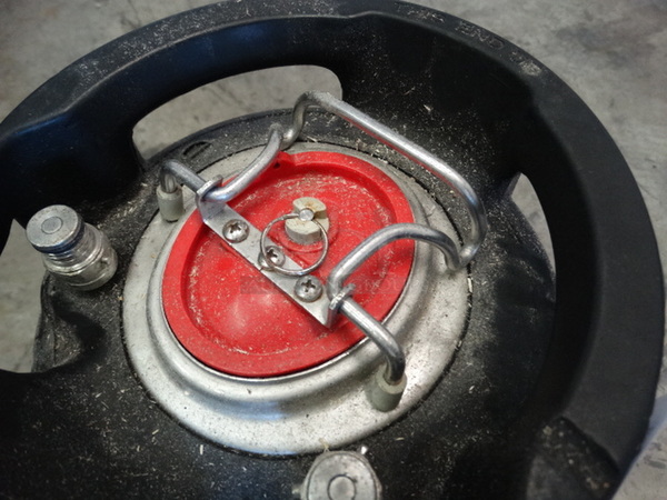 Metal 5 Gallon Corny Keg. 9x9x23 - Image 3 of 7