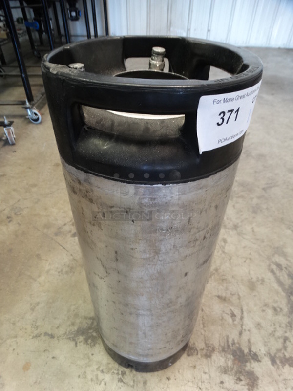 Metal 5 Gallon Corny Keg. 9x9x23