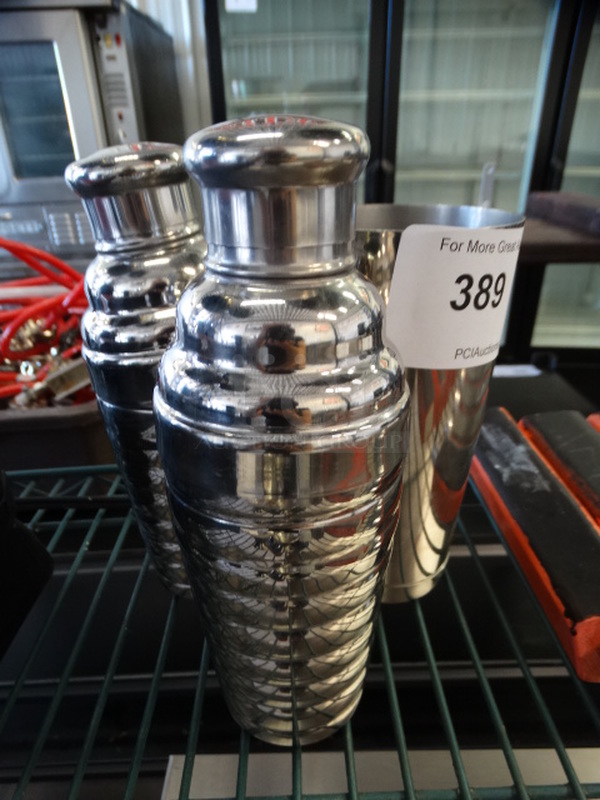 3 Metal Mixing Cups w/ 2 Lids. 3.5x3.5x7, 3x3x8.5. 3 Times Your Bid! - Image 1 of 4