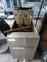 AMAZING! 2013 Dean Model SR162GN Stainless Steel Commercial Natural Gas Powered Deep Fat Fryer w/ 2 Metal Fry Baskets. 150,000 BTU. 20x33x45