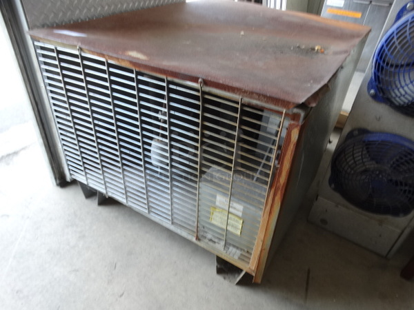 Metal Commercial Compressor. 47x36x30 - Image 2 of 6