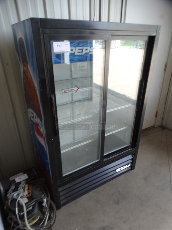 NICE! True Model GDM-33-SL-60PE5 Commercial 2 Door Reach In Cooler Merchandiser. 115 Volts, 1 Phase. 40x21x60. Tested and Powers On But Does Not Get Cold - Image 3 of 6