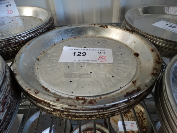 13 Metal Round Pans. 9.5x9.5x1. 13 Times Your Bid!