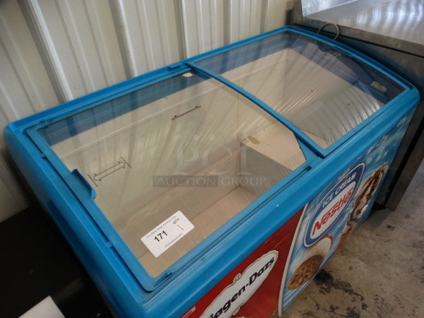 NICE! Floor Style Commercial Frozen Treat Ice Cream Novelty Freezer Merchandiser w/ 2 Sliding Doors. 49x25x35. Tested and Powers On But Does Not Get Cold - Image 4 of 5