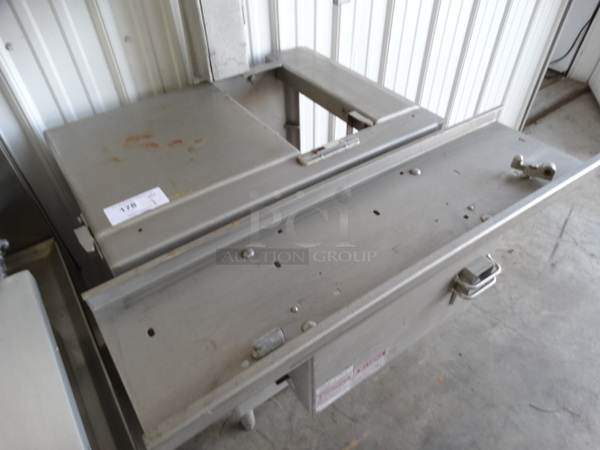 AWESOME! Biro Model 3334 Metal Commercial Floor Style Meat Saw. 37.5x35x69 - Image 4 of 8