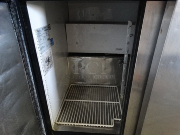 NICE! 2011 True Model TUC-36-34 Stainless Steel Commercial ENERGY STAR 2 Door Undercounter Cooler on Commercial Casters. 115 Volts, 1 Phase. 36x34x33. Tested and Working! - Image 5 of 6