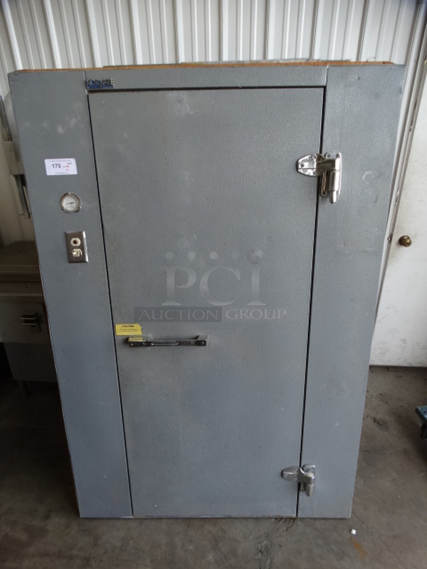 FANTASTIC! 6'x4'x6.5' Norlake SELF CONTAINED Walk In Freezer Box w/ Floor, Norlake Model CPF50C Condenser and Copeland Compressor. 115 Volts, 1 Phase. 6'x4'x6.5'  - Image 1 of 12