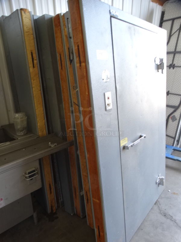 FANTASTIC! 6'x4'x6.5' Norlake SELF CONTAINED Walk In Freezer Box w/ Floor, Norlake Model CPF50C Condenser and Copeland Compressor. 115 Volts, 1 Phase. 6'x4'x6.5'  - Image 7 of 12