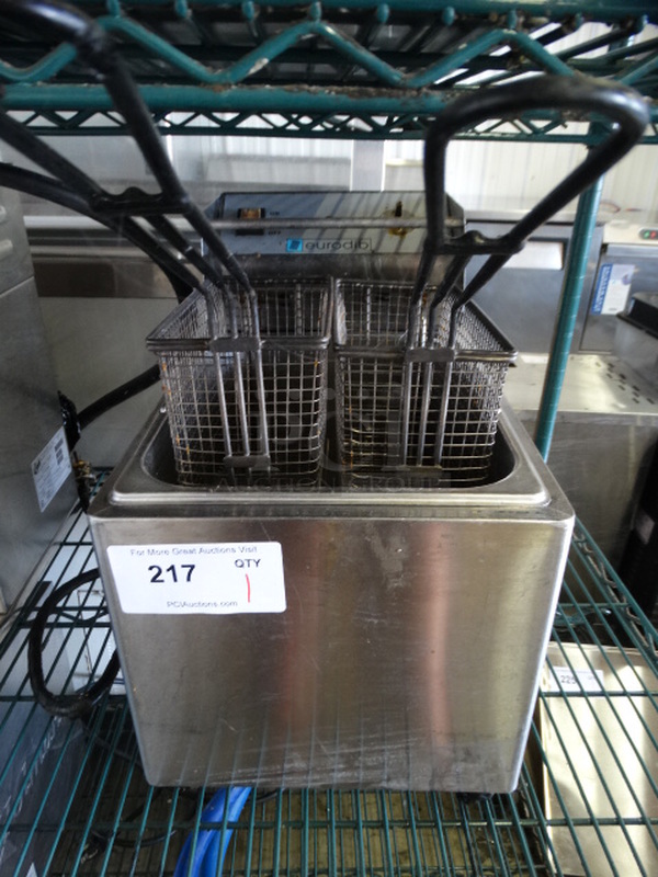 Stainless Steel Countertop Single Bay Deep Fryer w/ 2 Metal Fry Baskets. 11x17x16