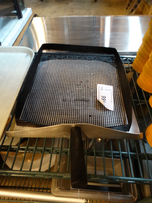 Metal Rapid Cook Oven Paddle w/ Black Mesh Sandwich Tray. 13x17x2