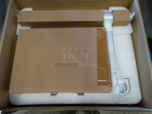 BRAND NEW IN BOX! B2B054 Presentes Tablet Stand